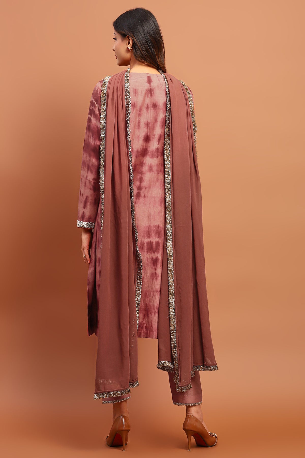 tie and dye dress designs pakistan Mahira Khan wearing Tie dye dress matching separates with a block print finish ! *Thread Rain Classic Tie Dye Collection!* Fabric: Cotton Silk *Shirt : 2350/-only * *Full suit: 4000/- only * #
